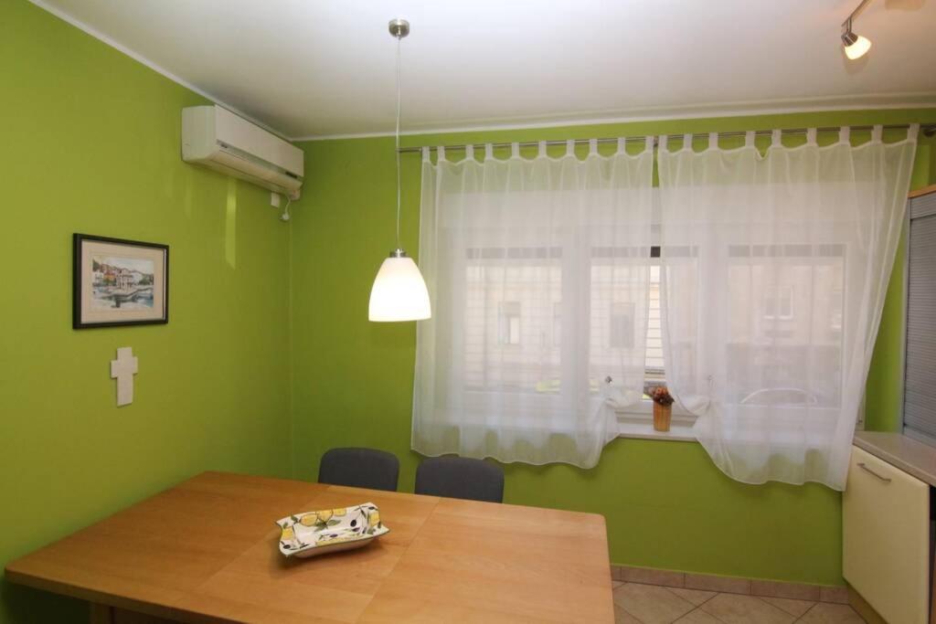 Fast Friend - Cozy Apartment In The Center With Private Garage Rijeka Eksteriør billede