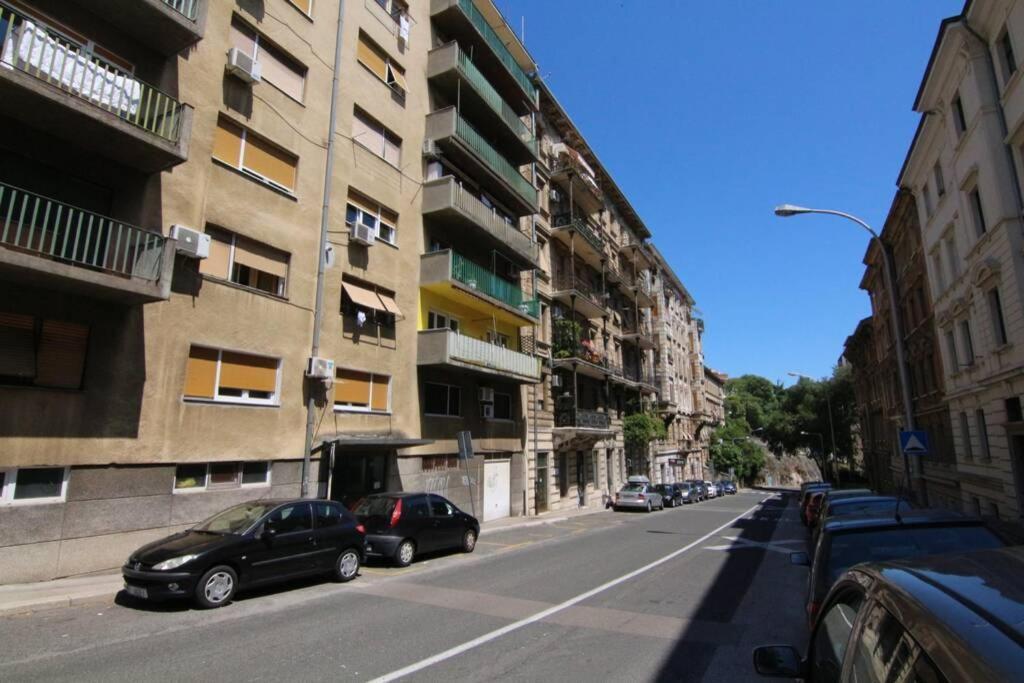 Fast Friend - Cozy Apartment In The Center With Private Garage Rijeka Eksteriør billede